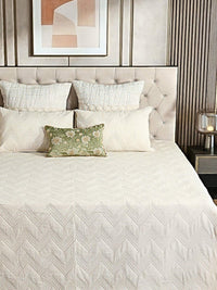 Averra Linen Chevron Embroidered Quilt Set – Natural with 2 Pillow Covers