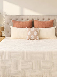 Linear Stripe Pattern Embroidered Quilted Bedspread with 2 Pillow Covers