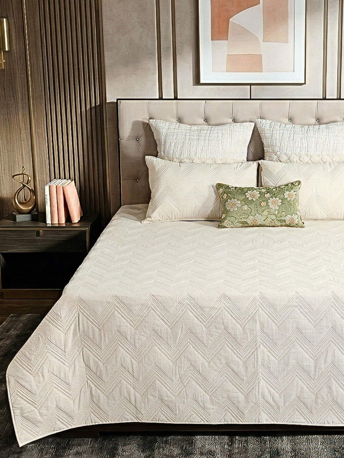 Averra Linen Chevron Embroidered Quilt Set – Natural with 2 Pillow Covers