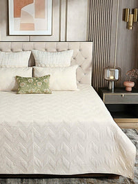 Averra Linen Chevron Embroidered Quilt Set – Natural with 2 Pillow Covers