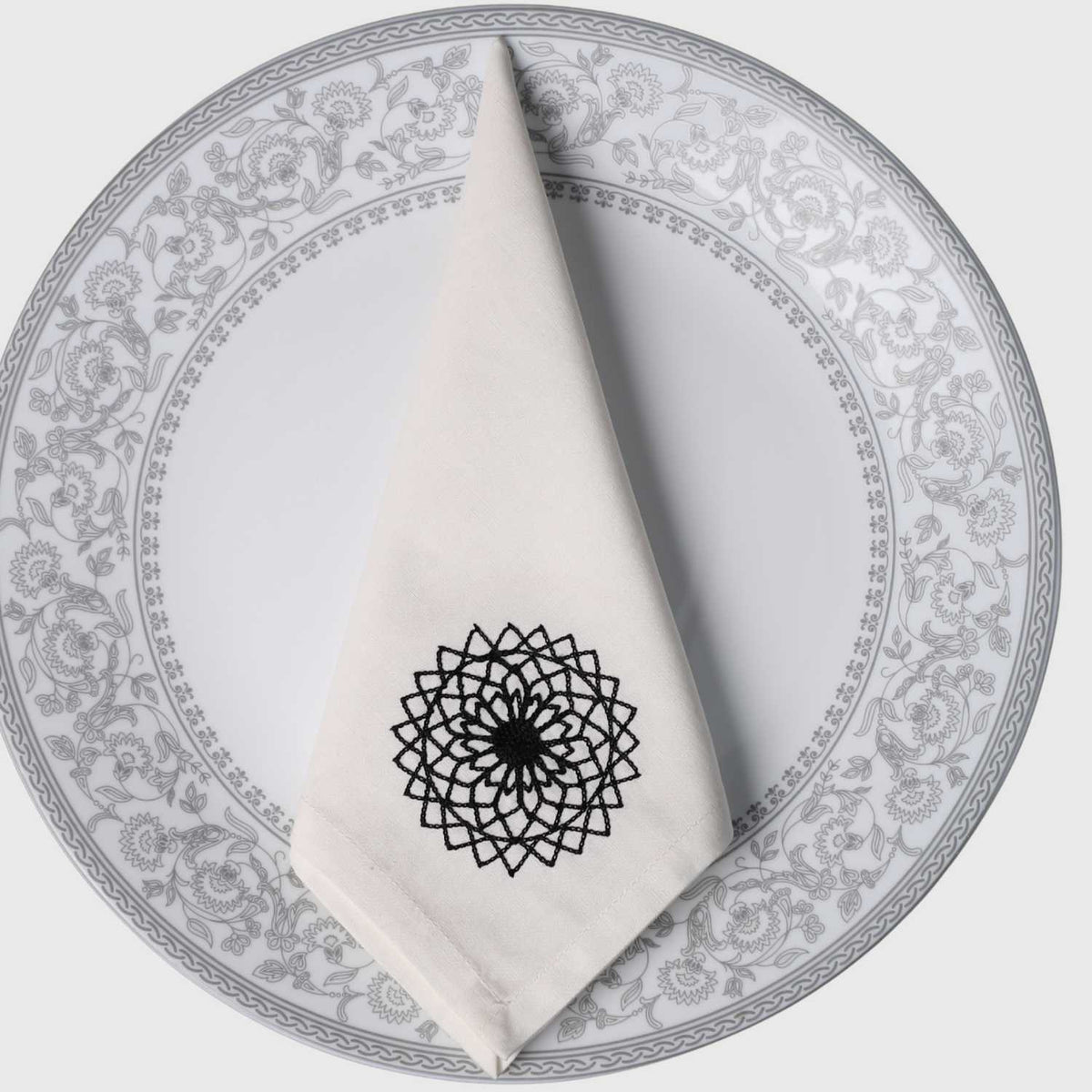 Noir Medallion Luxe Napkin