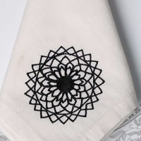 Noir Medallion Luxe Napkin