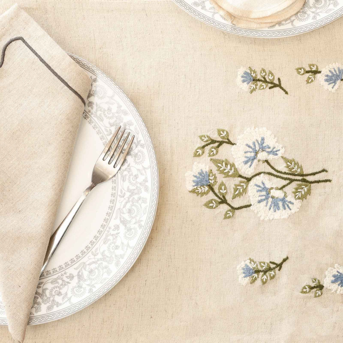 CRHome Dining Table