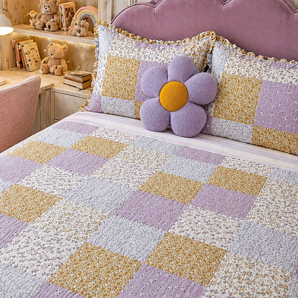 Vintage Bloom Patch Kids Quilt with 2 Pillow Cover
